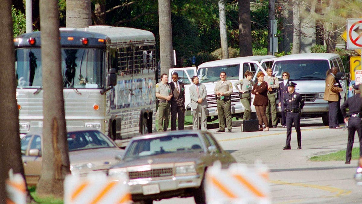 How Graphic Are Oj Simpson Crime Scene Photos? Warning Your Land